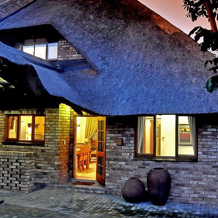 Legend Safaris 257A - In Kruger Park Lodge Хейзивью Экстерьер фото